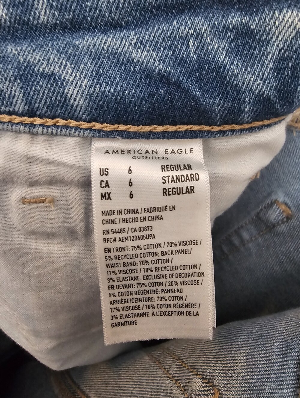 American Eagle Outfitters Distressed Light Wash Mom Jeans - Picture 3 of 4